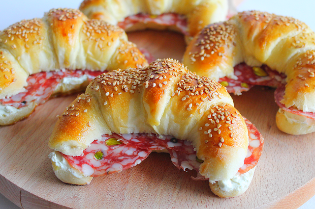 Mini Italian Brioche Croissants suggestion of pressentation.