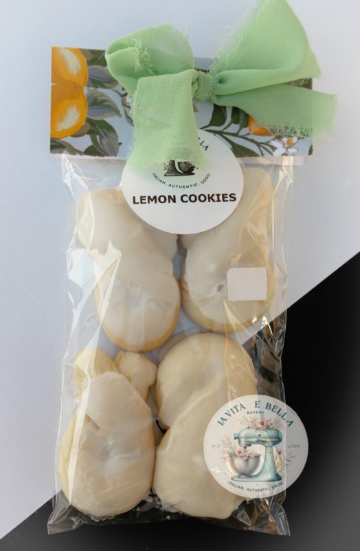 Lemon cookies favor.