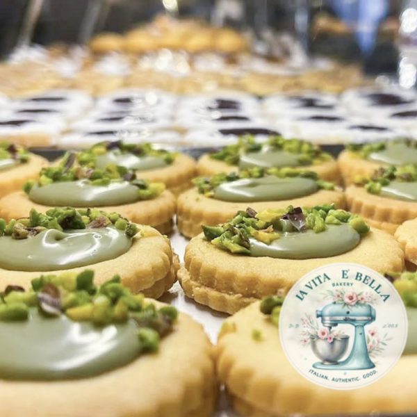 pistacchio sablè cookies.