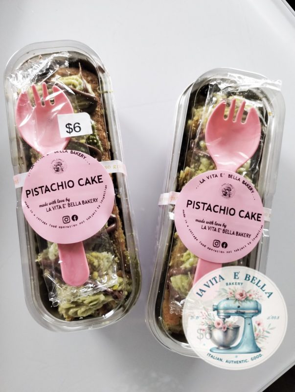 pistachio mini cake. presentation in trays.