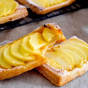 Apple puff pastry